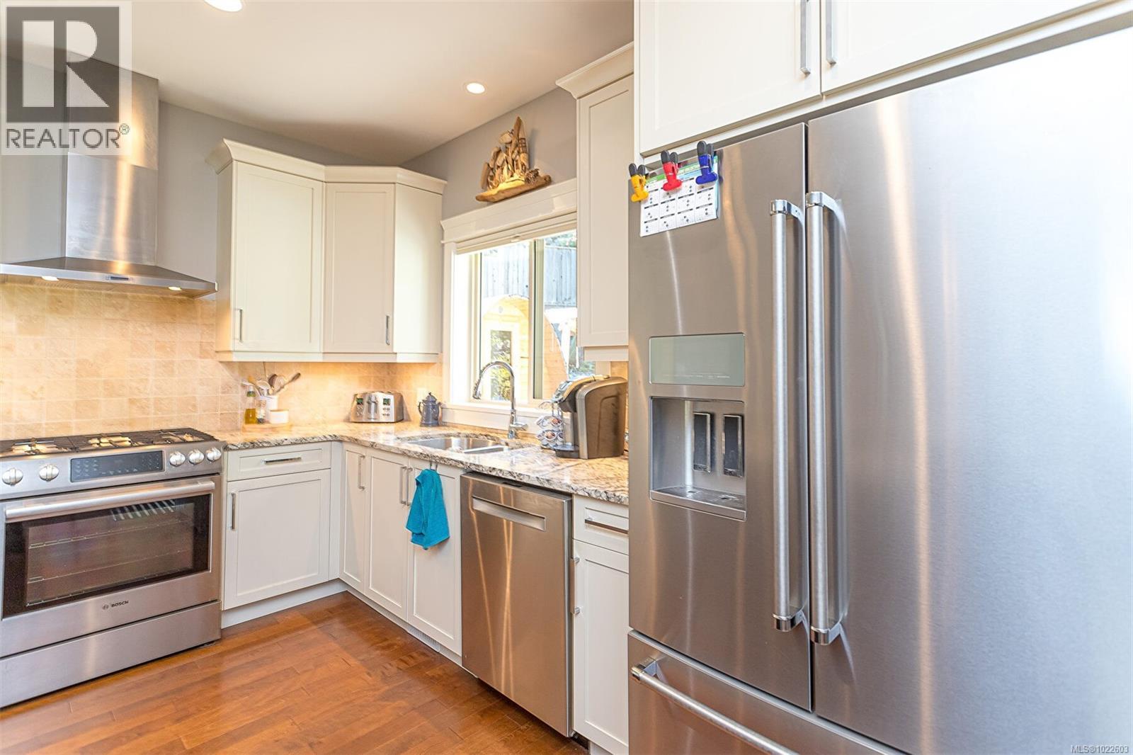 101 ROYAL OAK PL - 14