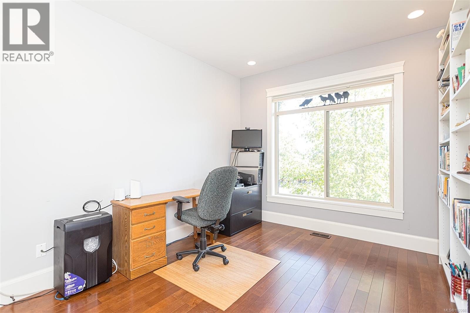 101 ROYAL OAK PL - 22