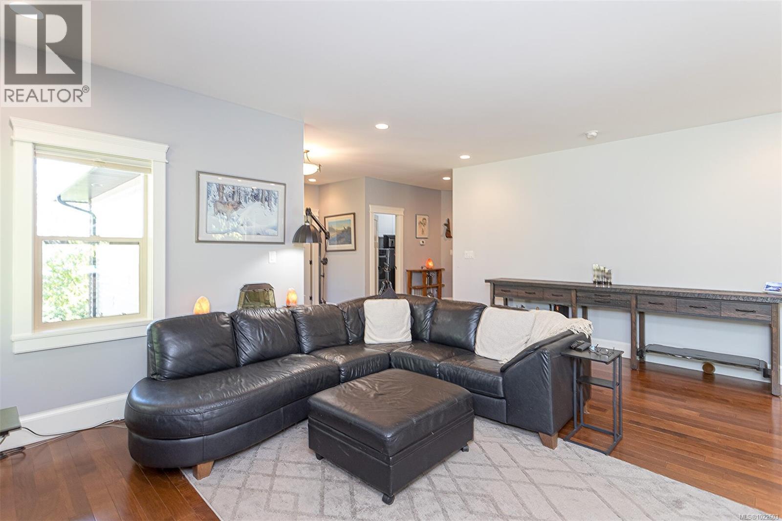 101 ROYAL OAK PL - 8