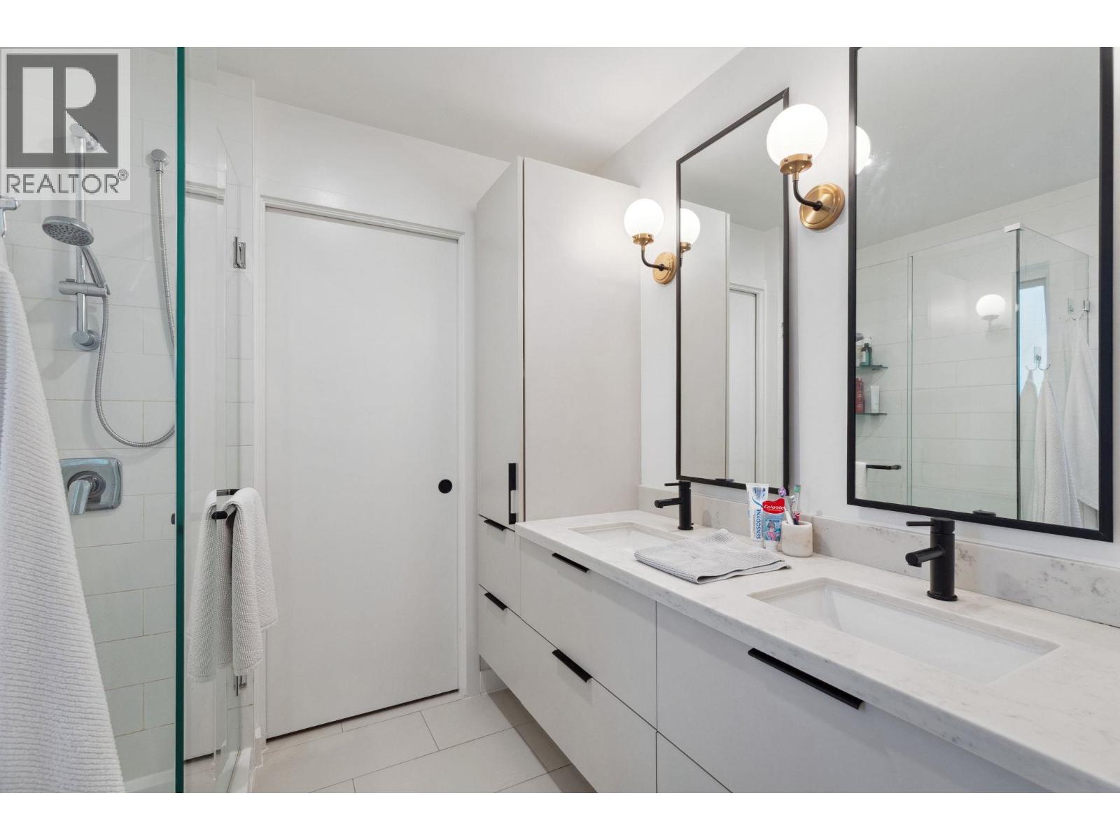 601 3021 ST GEORGE STREET, Port Moody