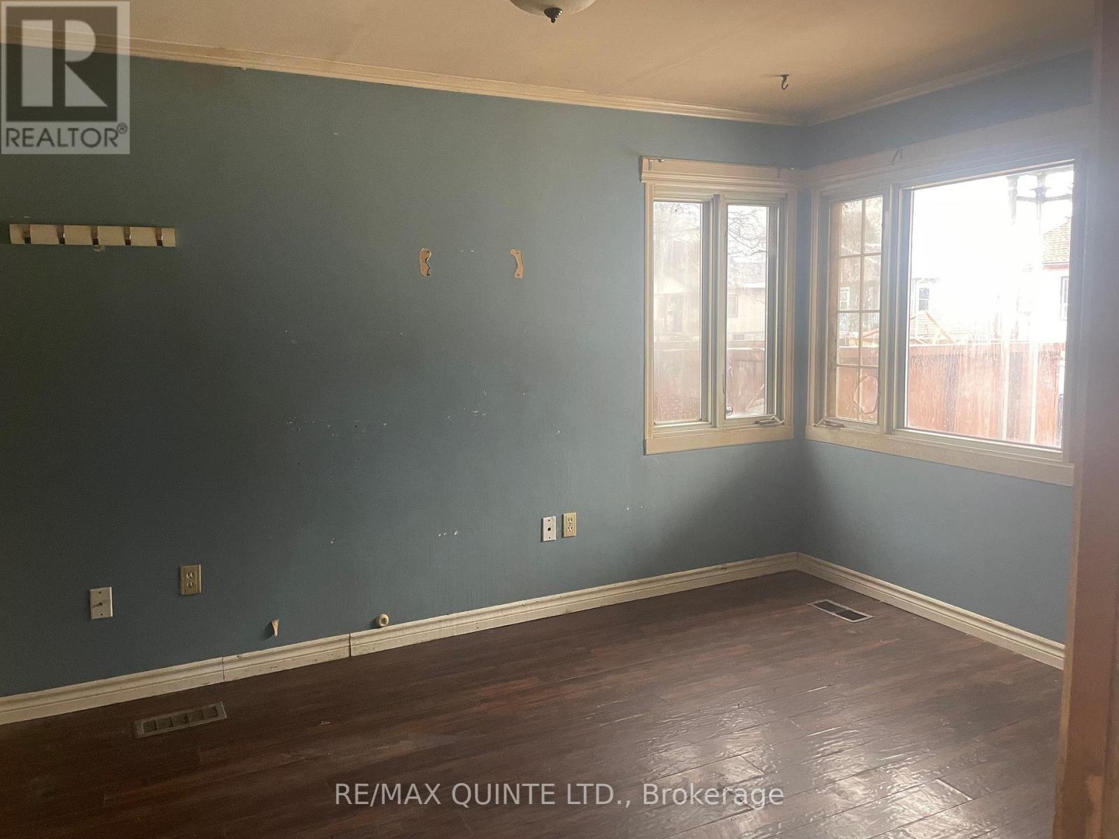 55 CONNAUGHT AVENUE - Photo 2 of 13, London East (East G), Ontario