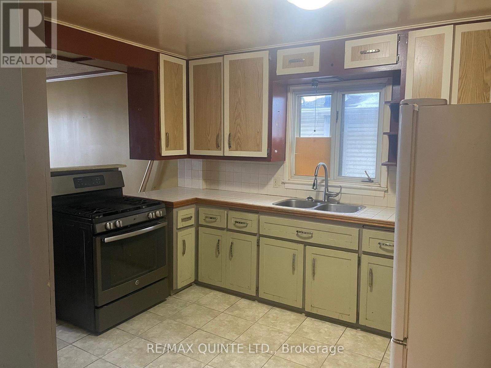 55 CONNAUGHT AVENUE - Photo 4 of 13, London East (East G), Ontario