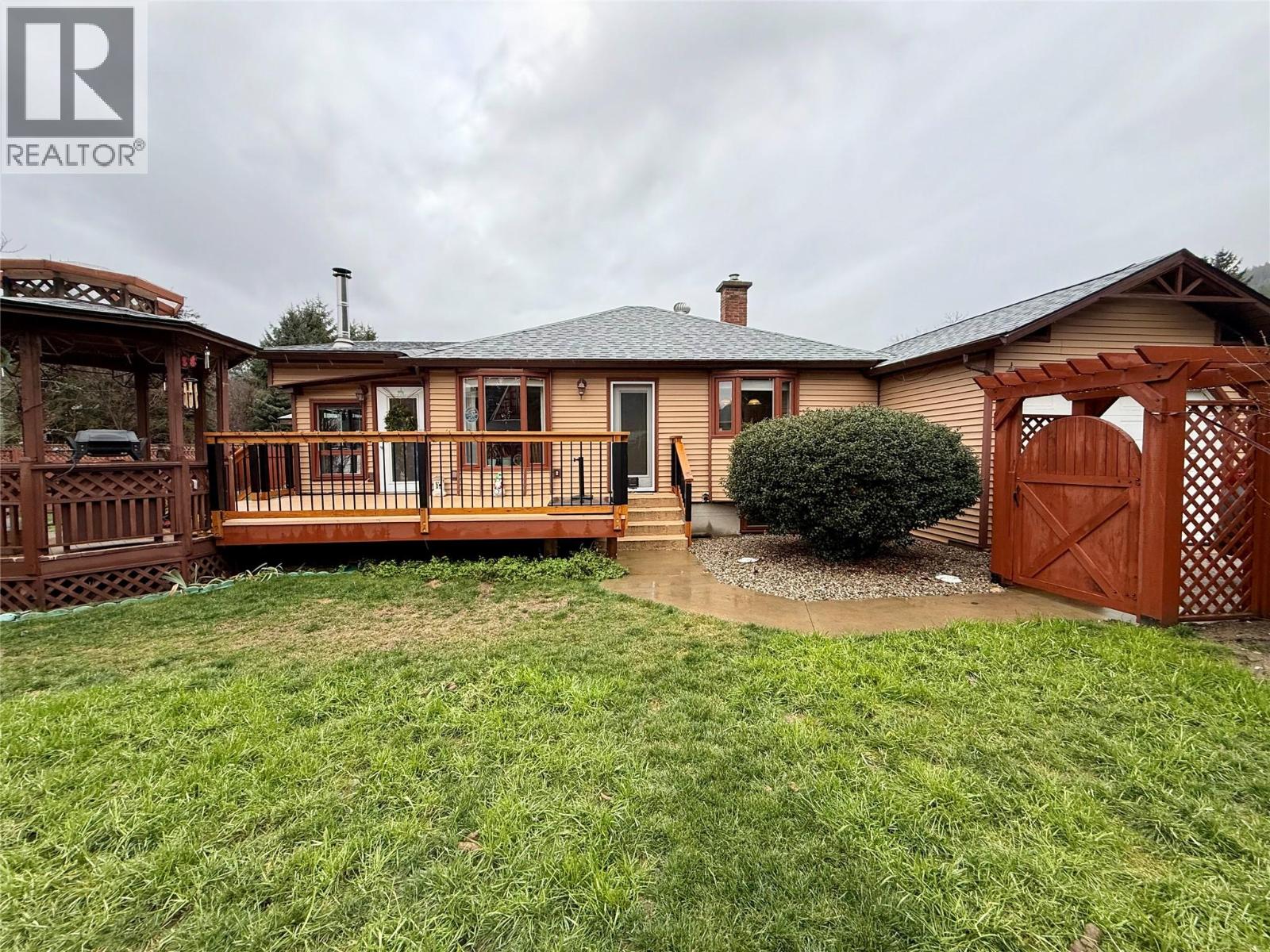 1094 Wanjoff Road, Robson