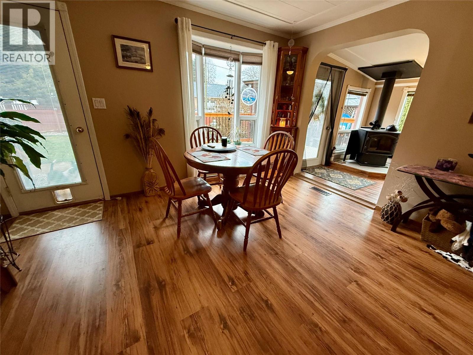 1094 Wanjoff Road, Robson