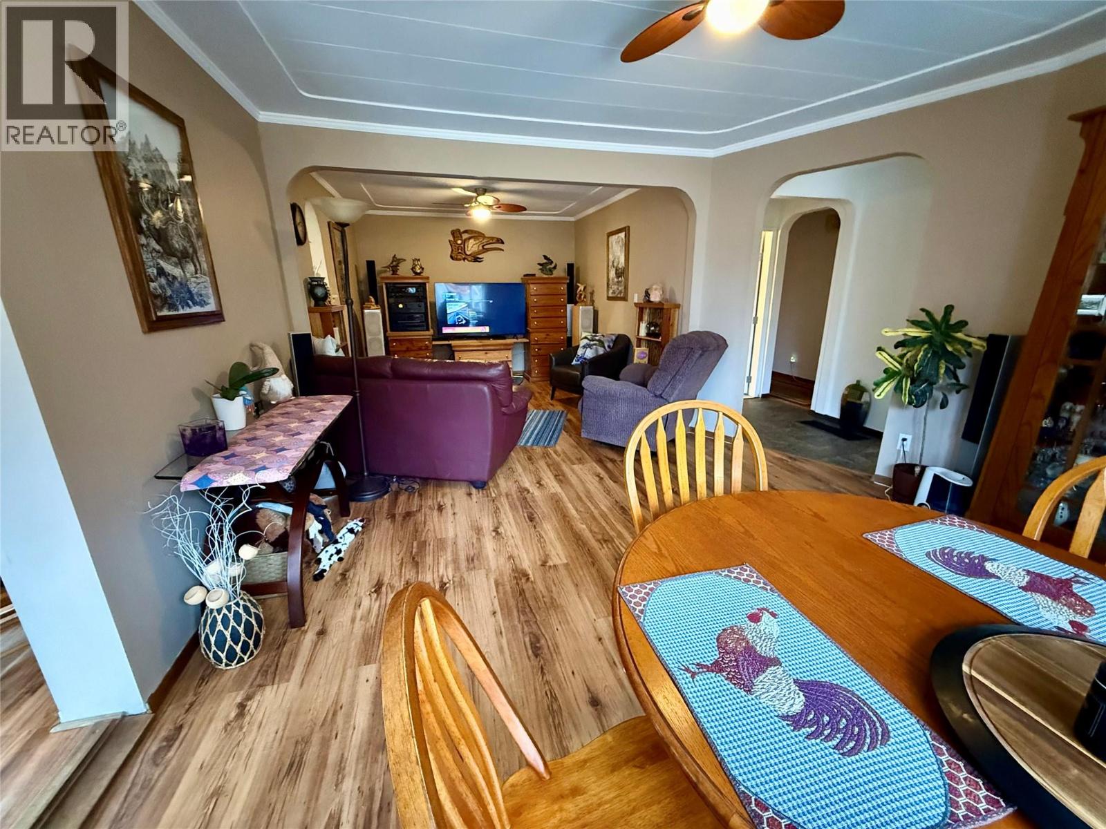 1094 Wanjoff Road, Robson