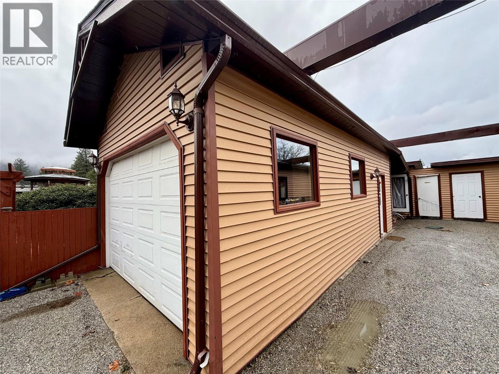 1094 Wanjoff Road, Robson