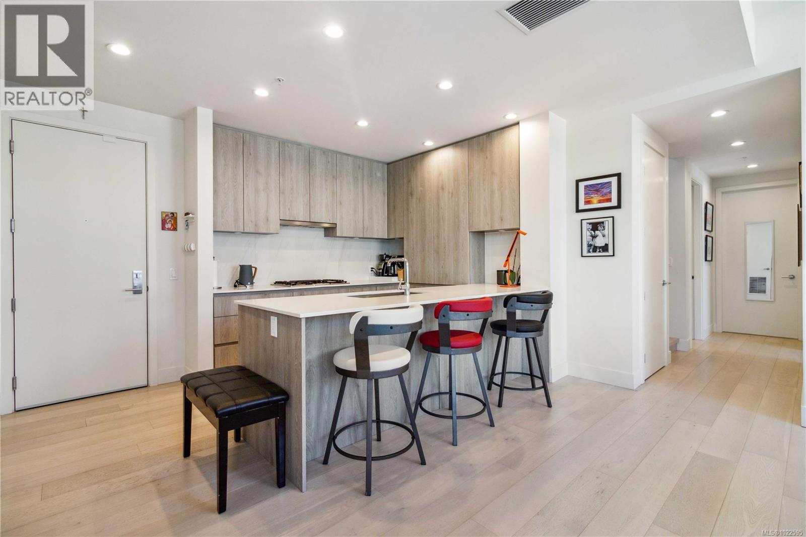 601 501 Park Pl, Esquimalt