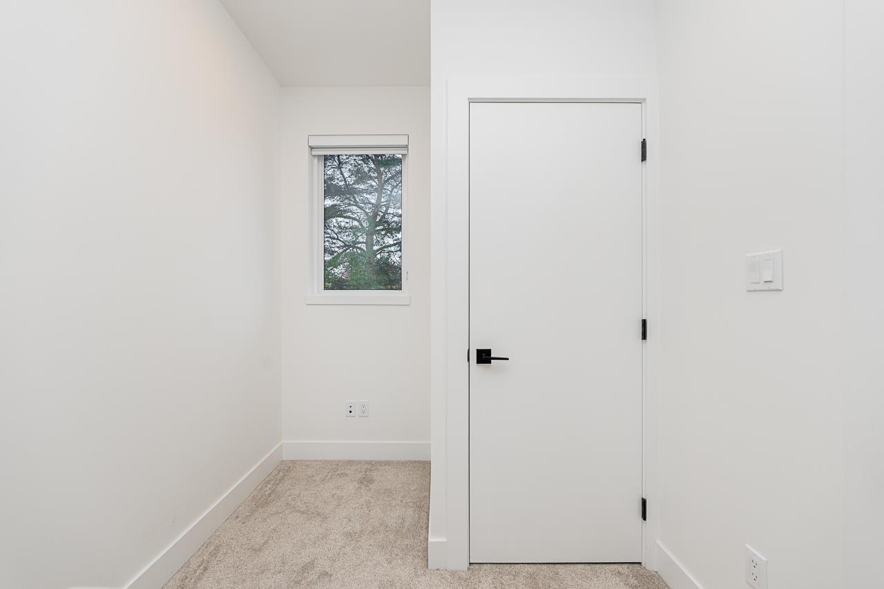 23 19330 FAIRWAY DRIVE, Surrey