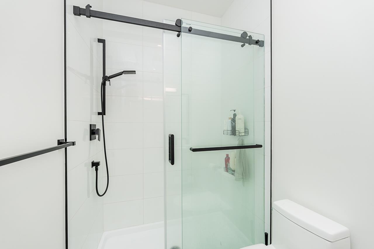 23 19330 FAIRWAY DRIVE, Surrey