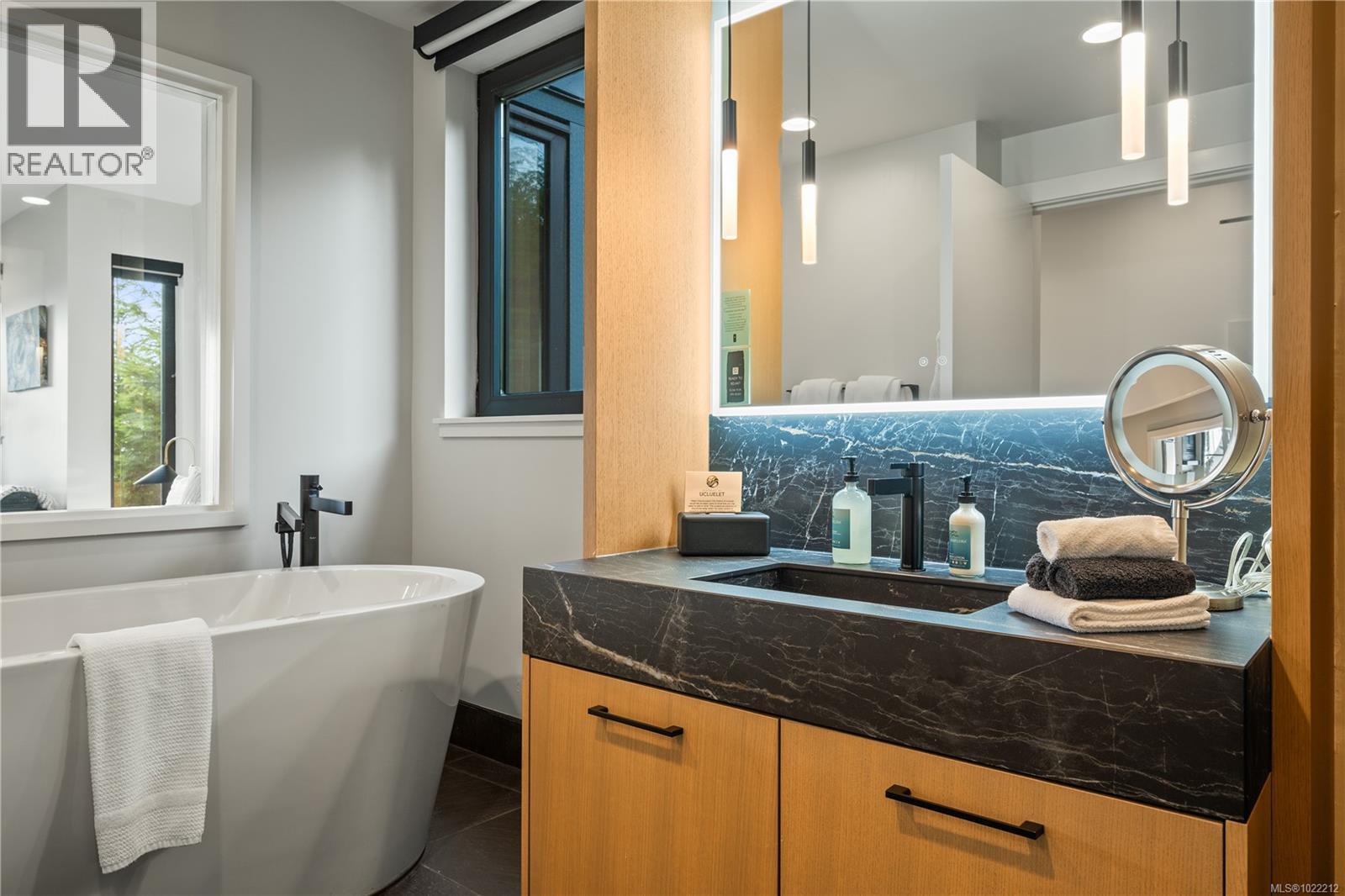 1602 596 Marine Dr, Ucluelet