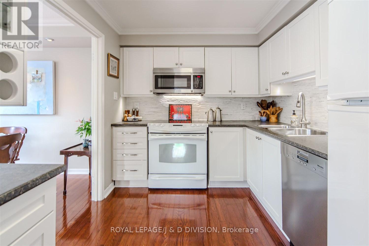#1607 298 JARVIS STREET - 13