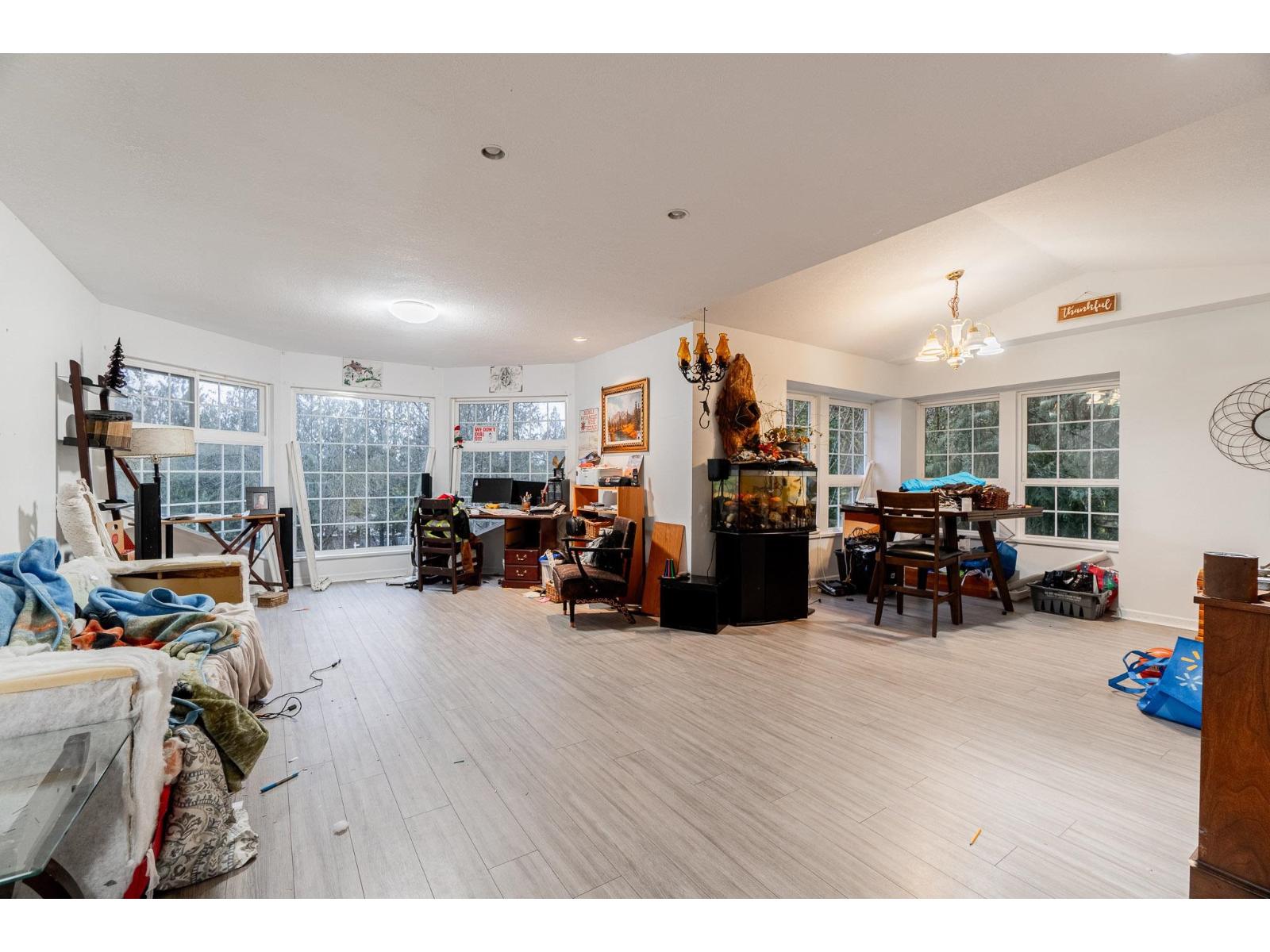 9540 WOODWARD STREET, Mission