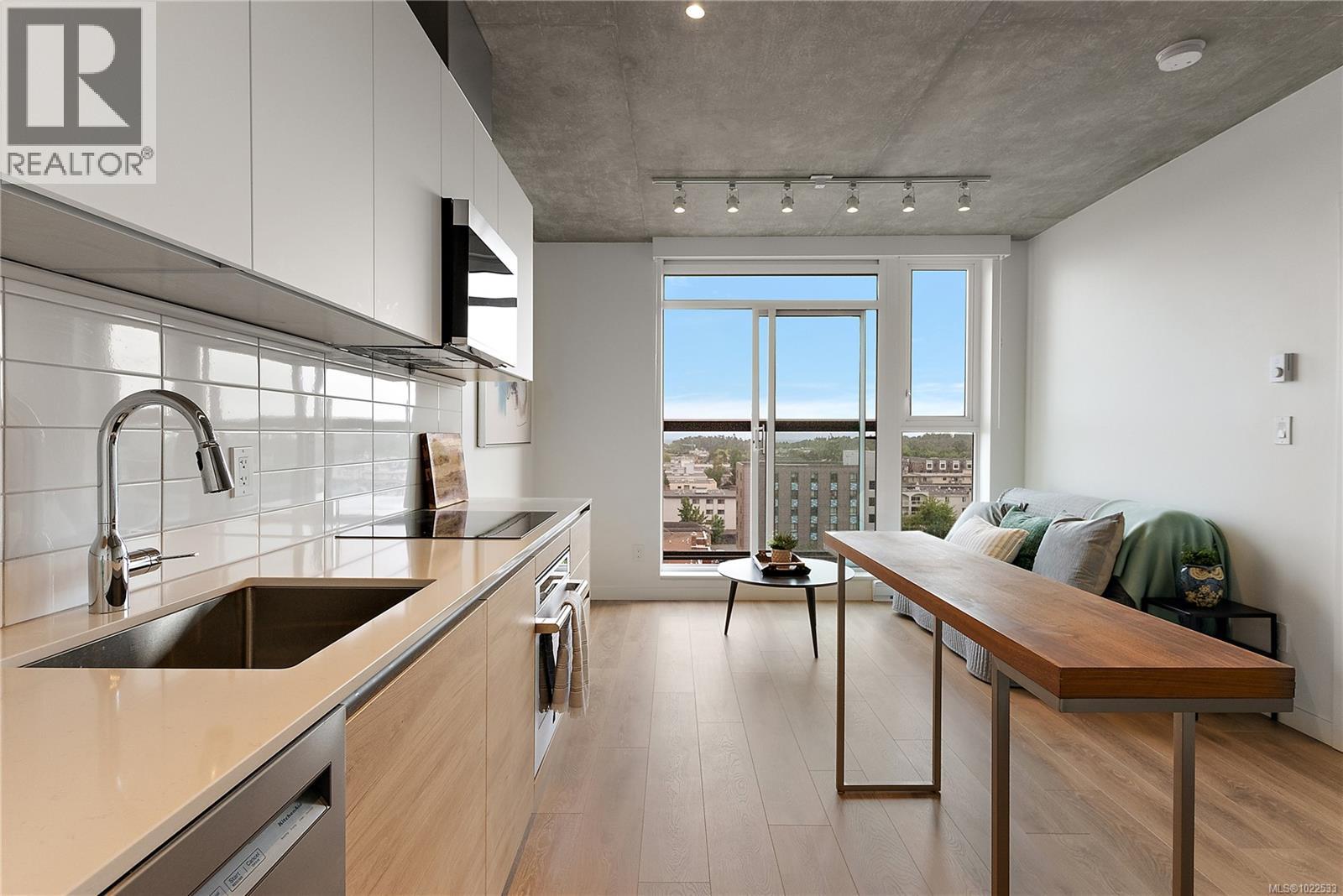 908 1097 View St, Victoria