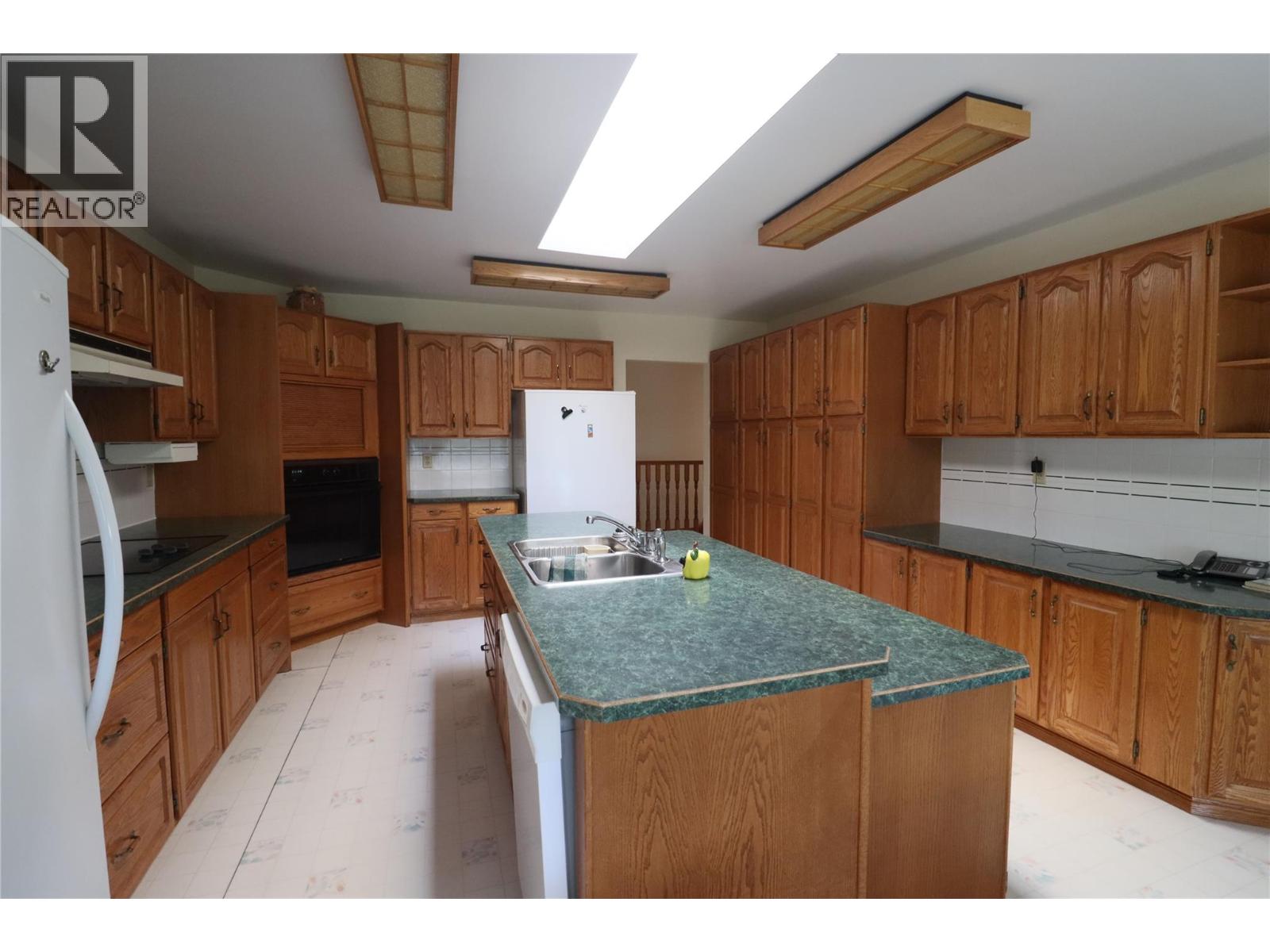 210 WINNIPEG Avenue, Grand Forks