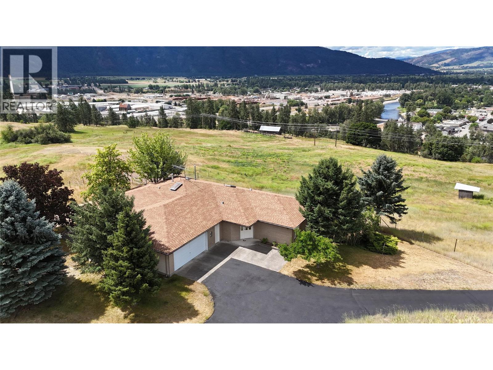 210 WINNIPEG Avenue - 3