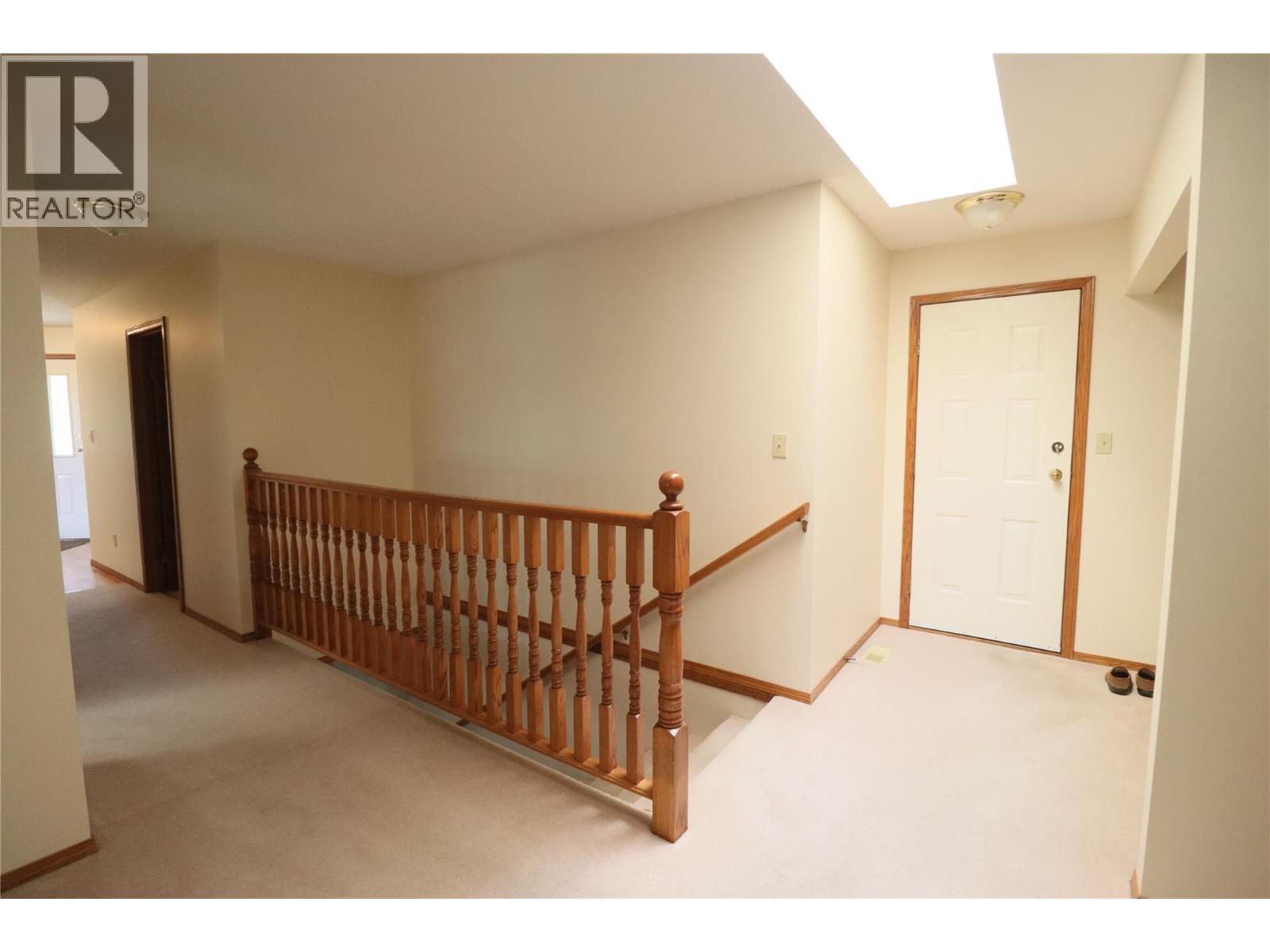 210 WINNIPEG Avenue, Grand Forks