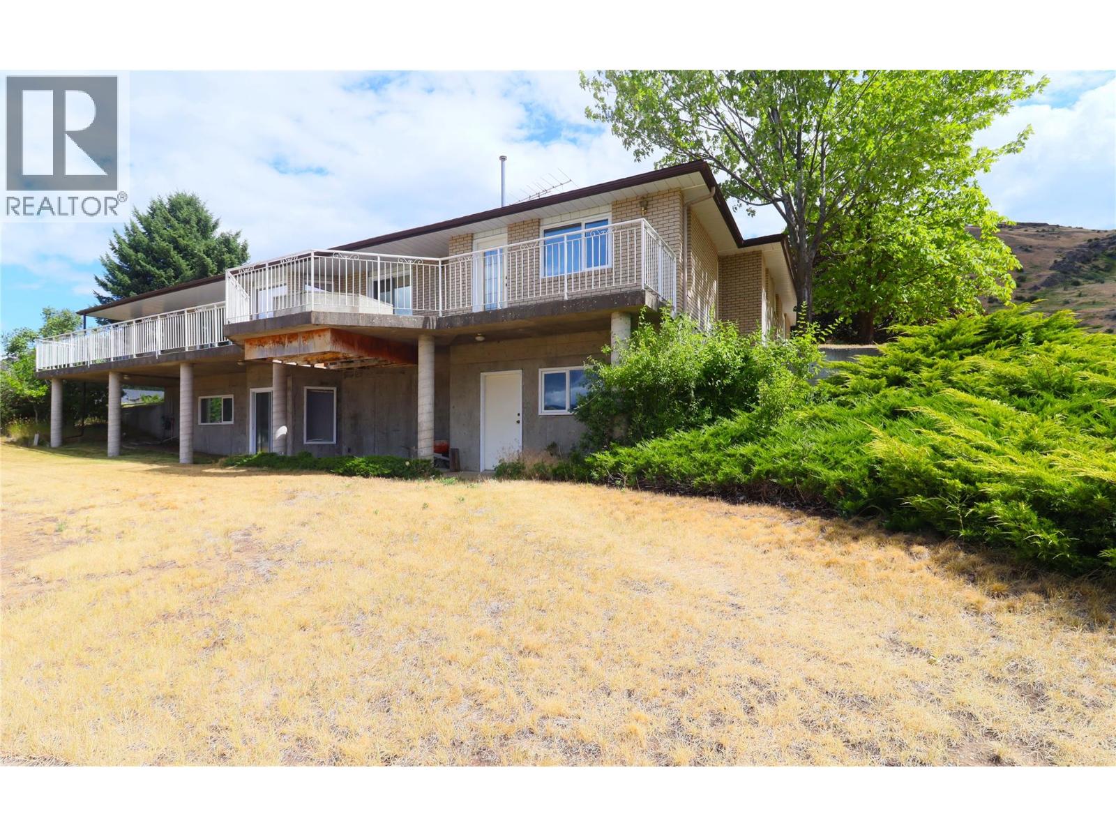 210 WINNIPEG Avenue, Grand Forks