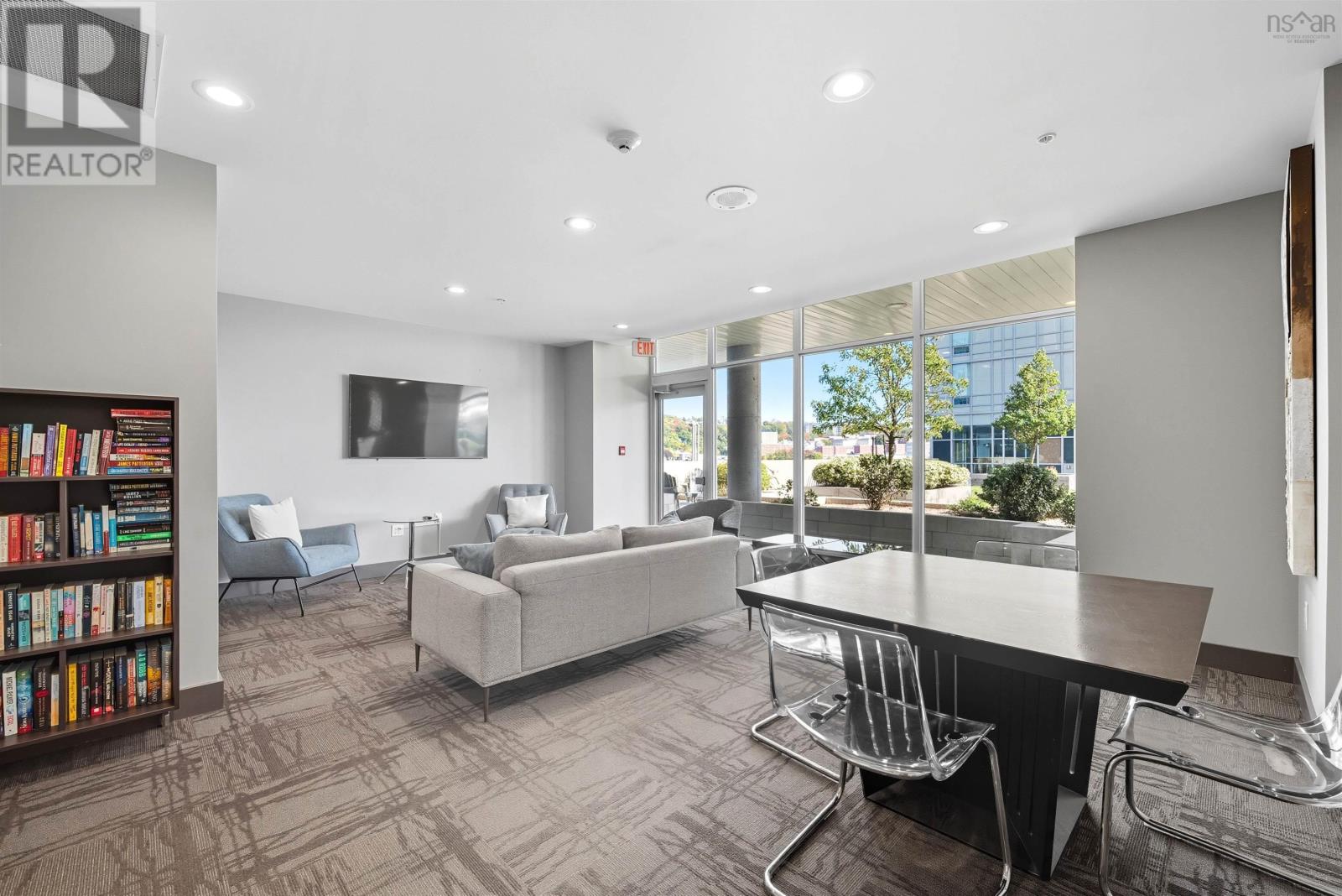 Property 19 of 21 of 307 31 Kings Wharf Place