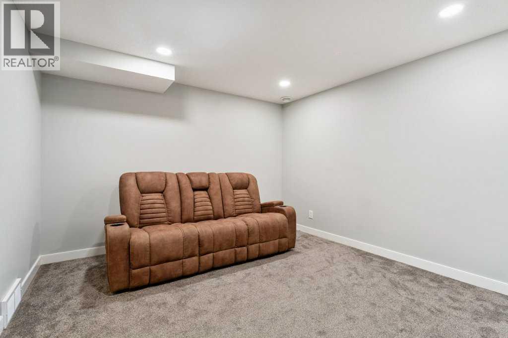 Single Family House for Sale in  Copperpond Park SE Copperfield Calgary 