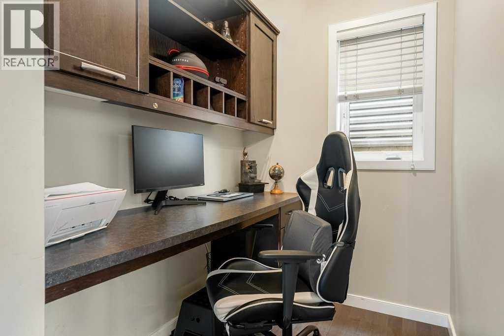 Single Family House for Sale in  Copperpond Park SE Copperfield Calgary 