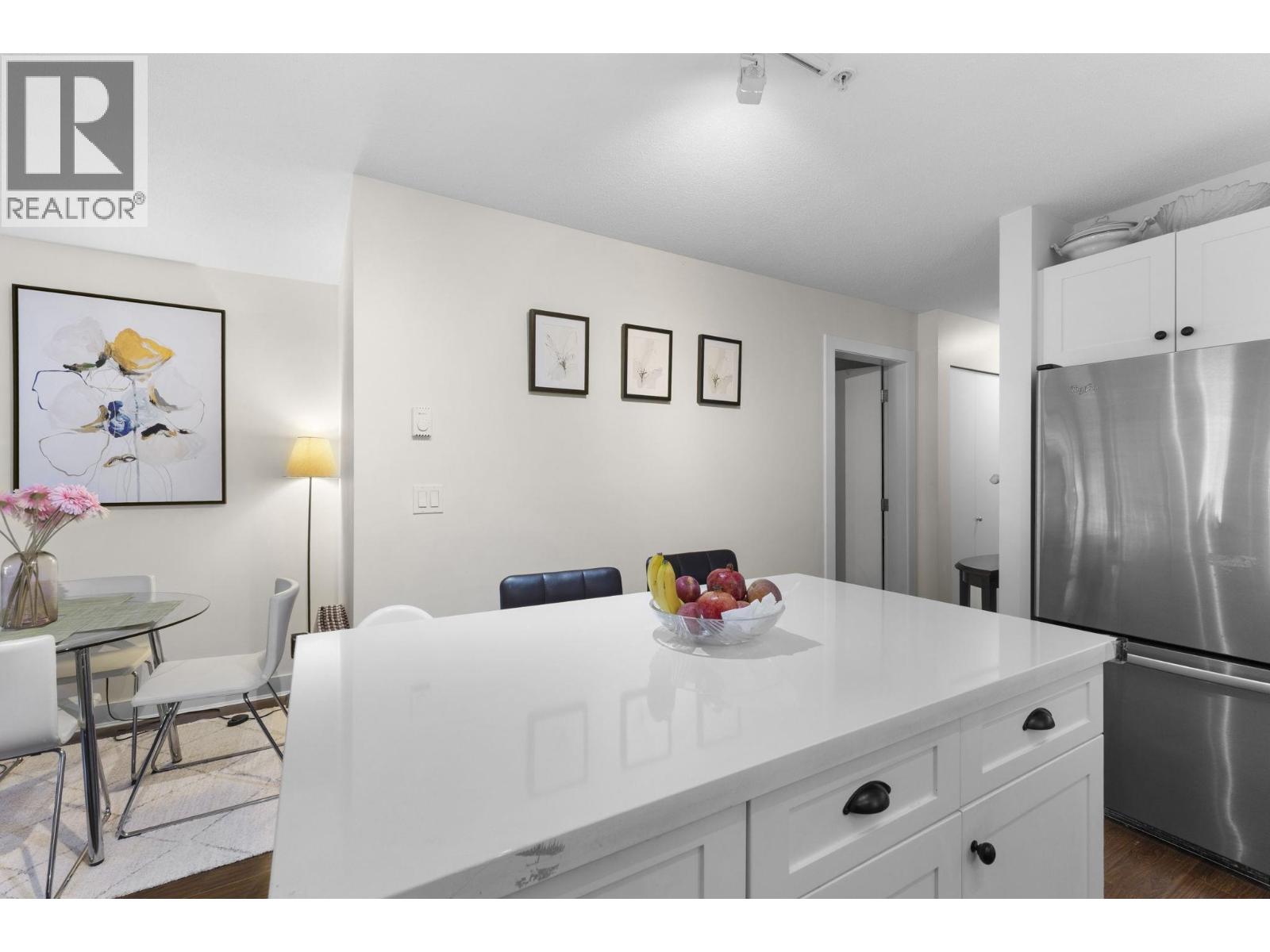 211 500 ROYAL AVENUE, New Westminster