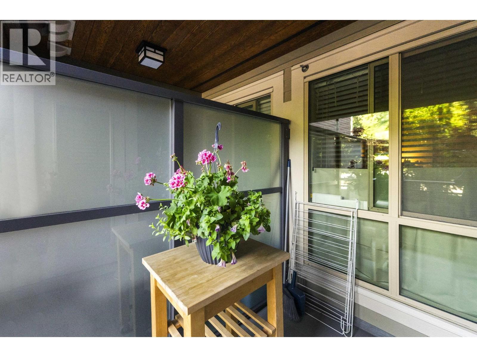 211 500 ROYAL AVENUE, New Westminster