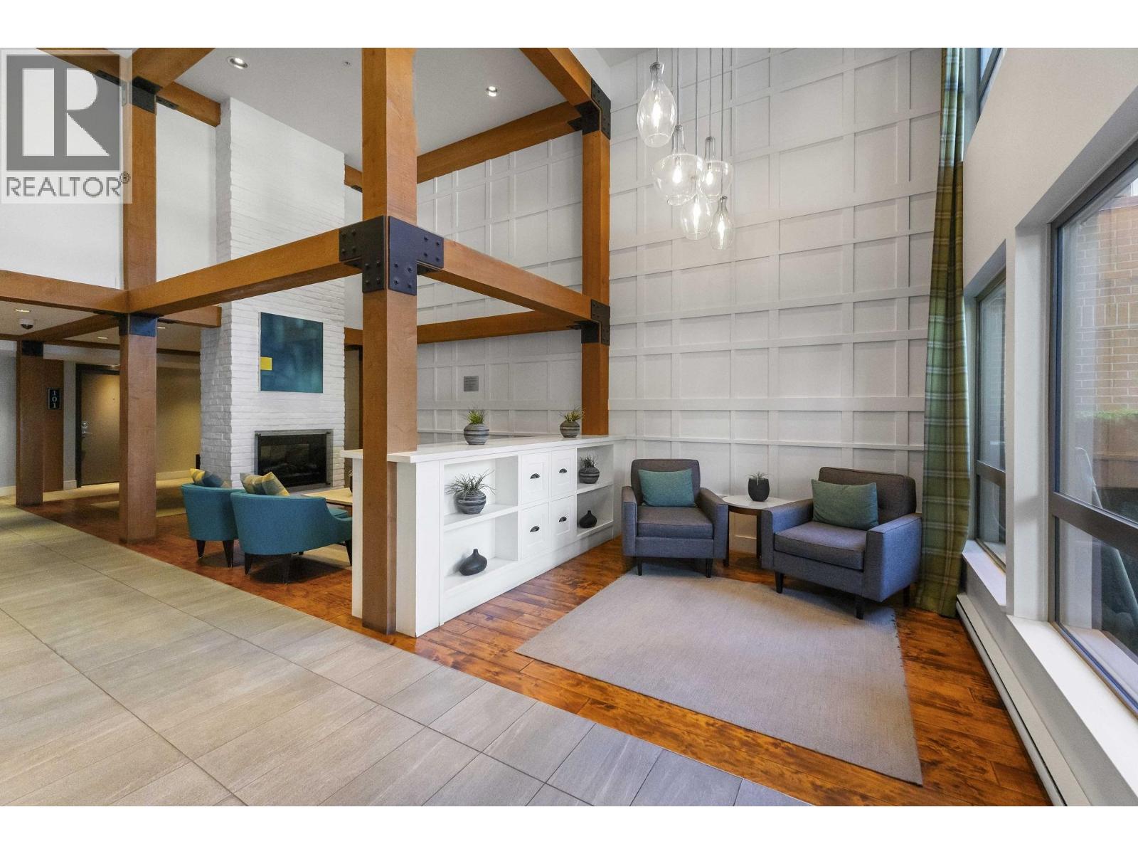 211 500 ROYAL AVENUE, New Westminster