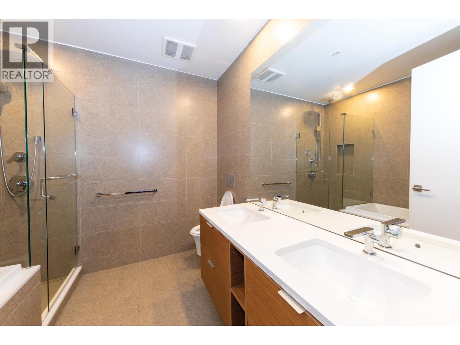 201 6707 NELSON AVENUE, West Vancouver