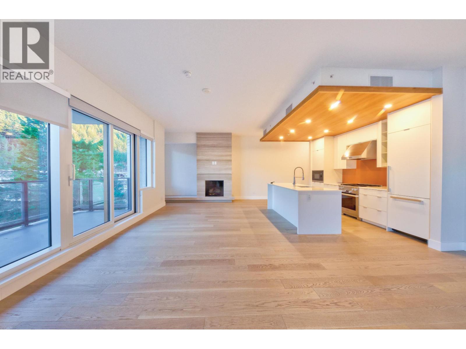 201 6707 NELSON AVENUE, West Vancouver