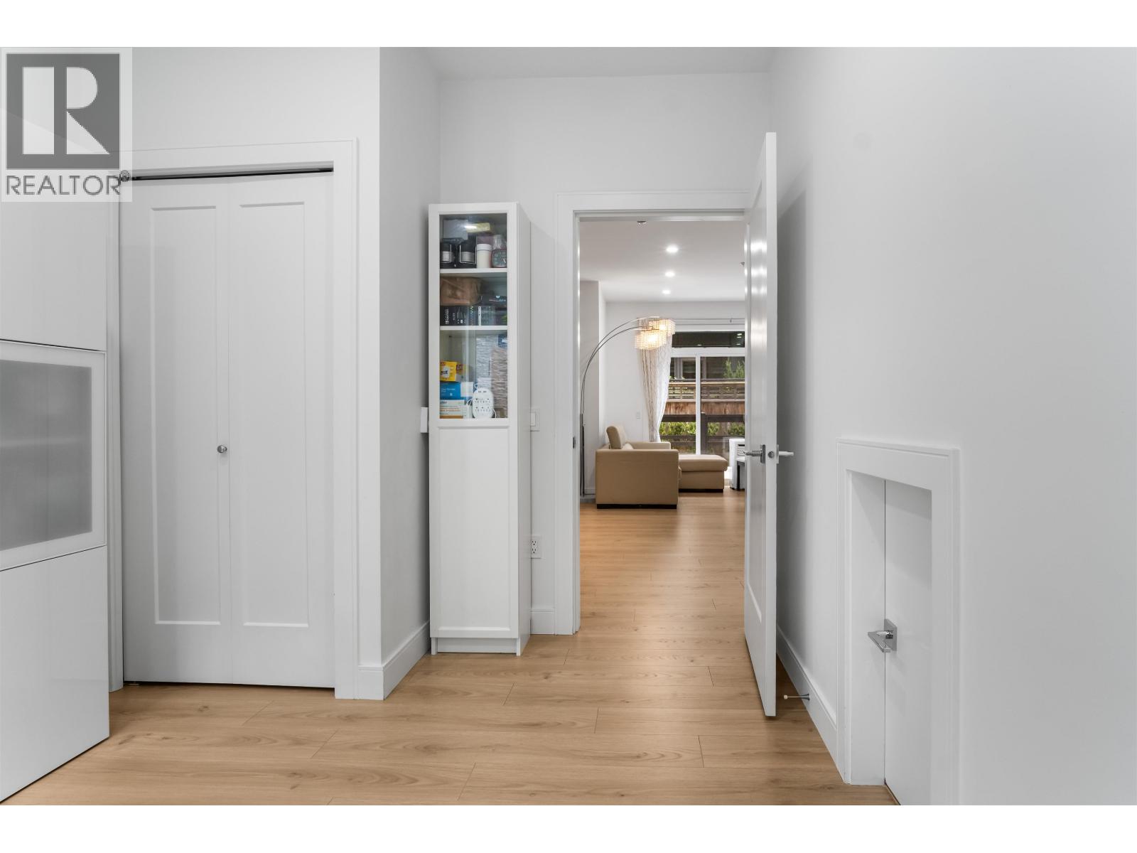 106 7131 17TH AVENUE, Burnaby