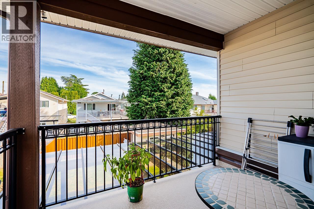 7568 19TH AVENUE, Burnaby