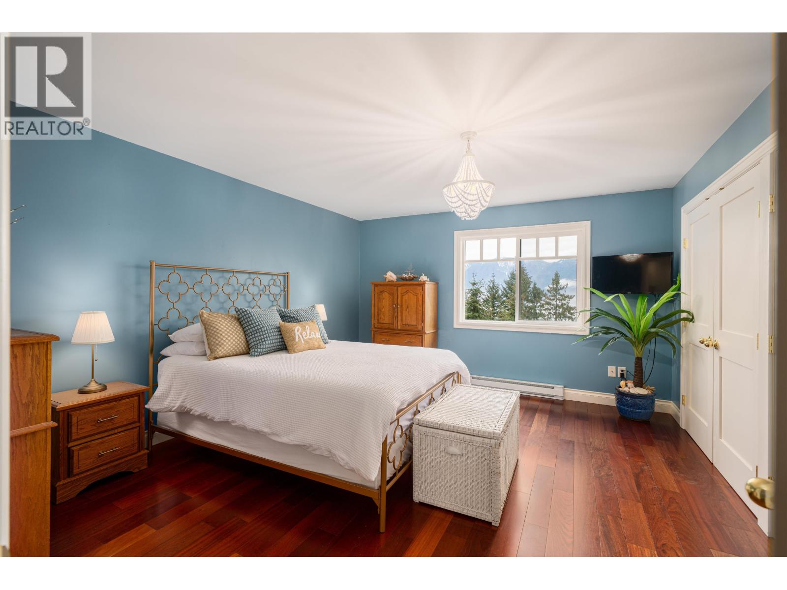 947 VILLAGE DRIVE, Bowen Island