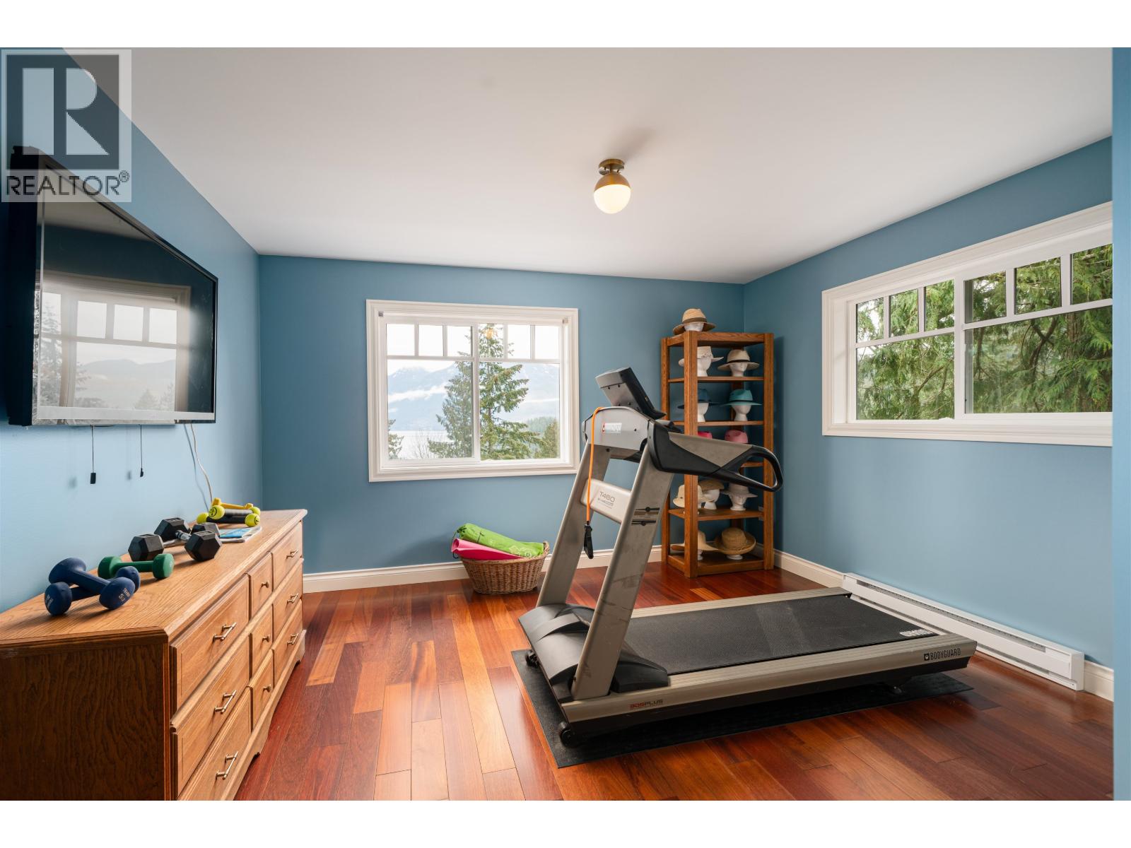 947 VILLAGE DRIVE, Bowen Island