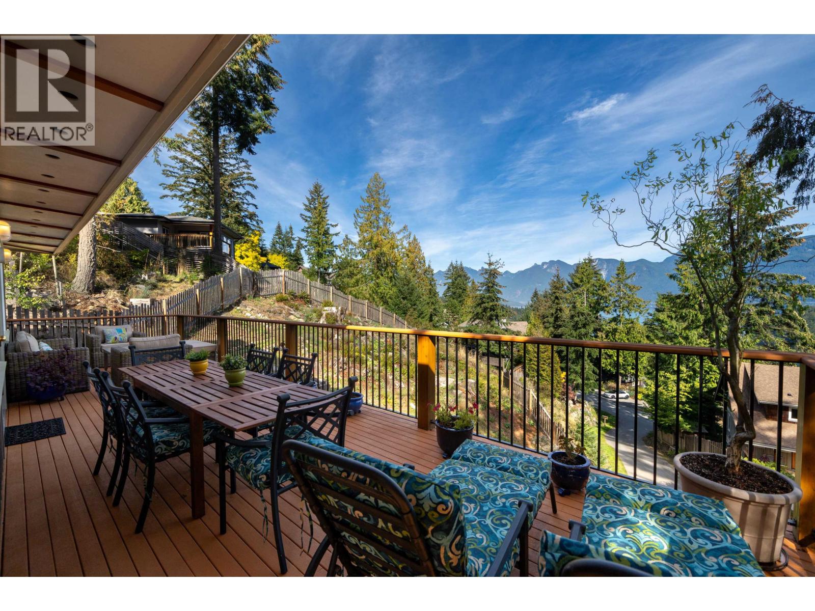 947 VILLAGE DRIVE, Bowen Island