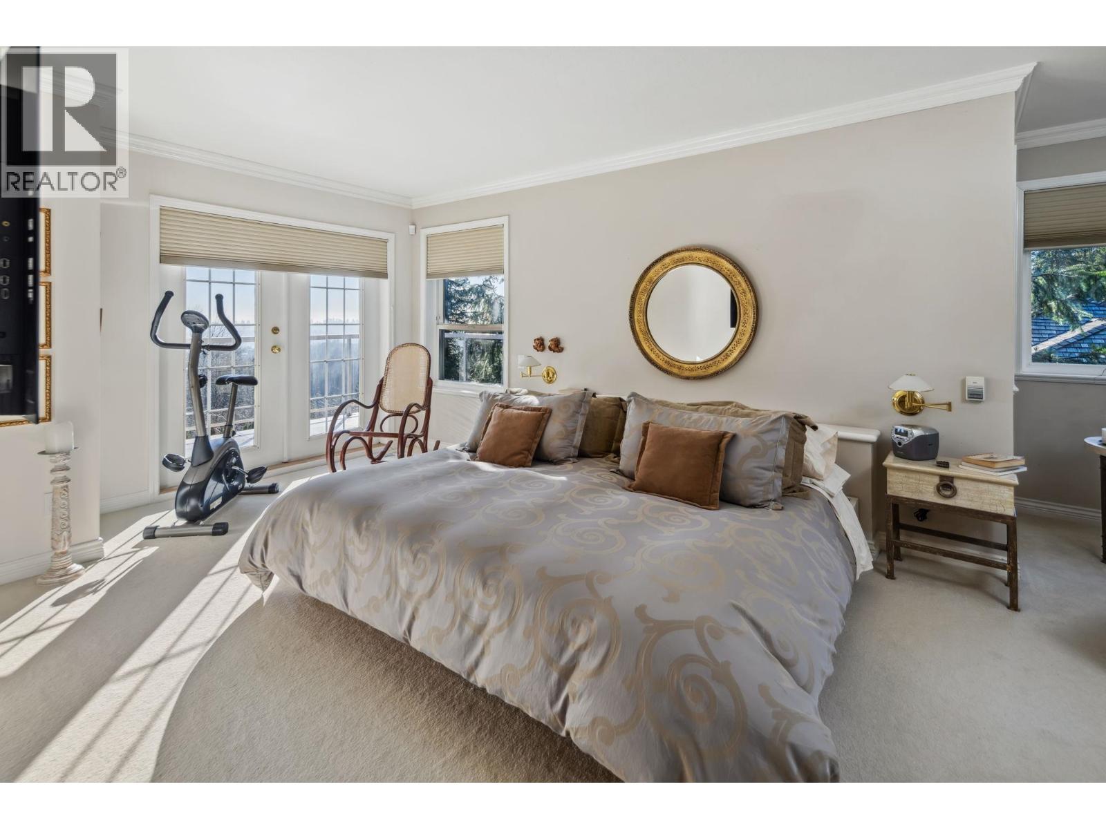 3823 MICHENER WAY, North Vancouver