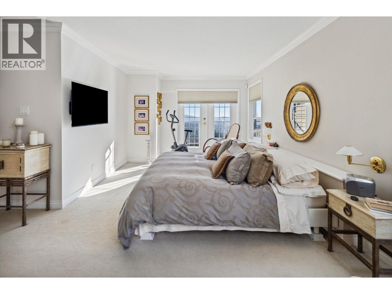 3823 MICHENER WAY, North Vancouver