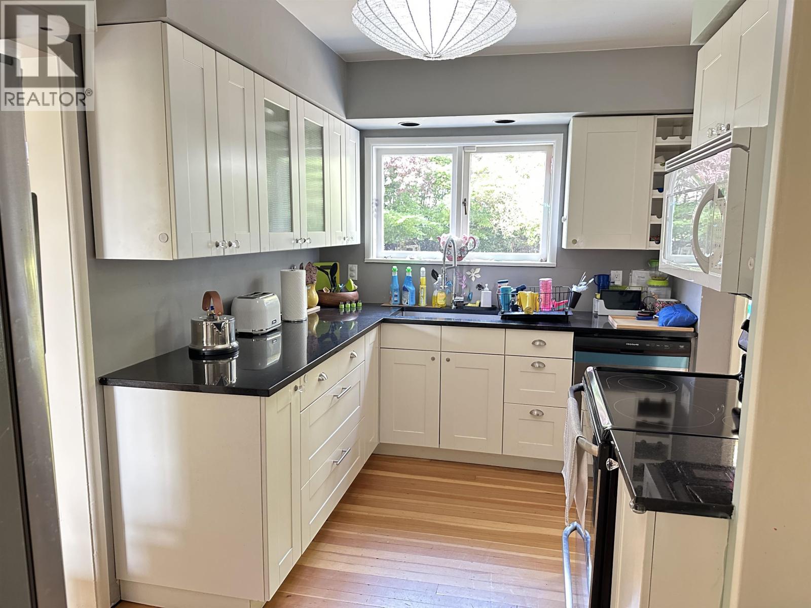 1115 HAYWOOD AVENUE, West Vancouver