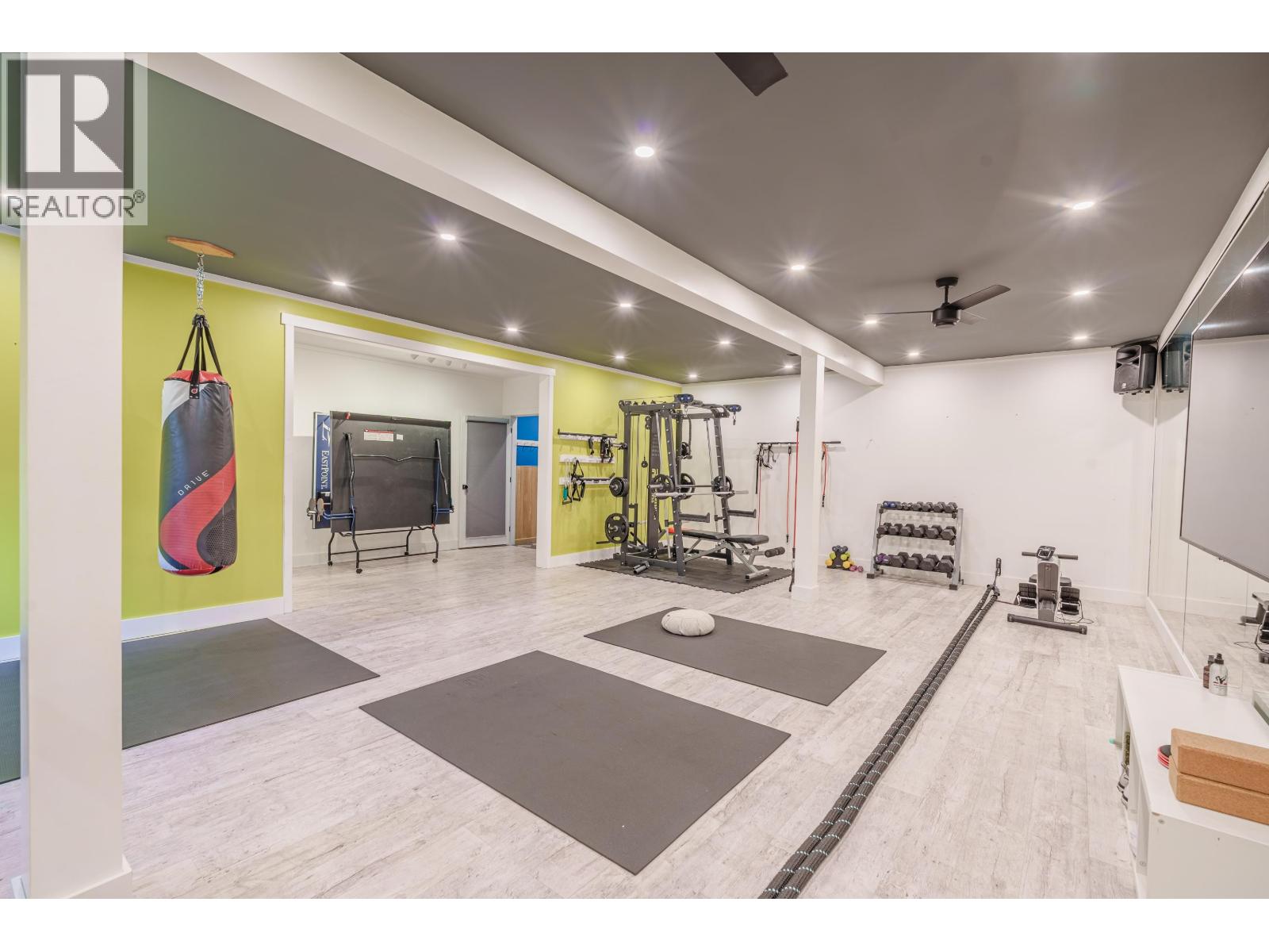 6323 ORACLE ROAD, Sechelt