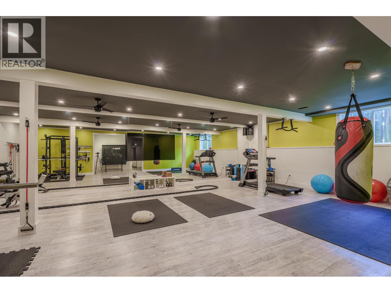 6323 ORACLE ROAD, Sechelt