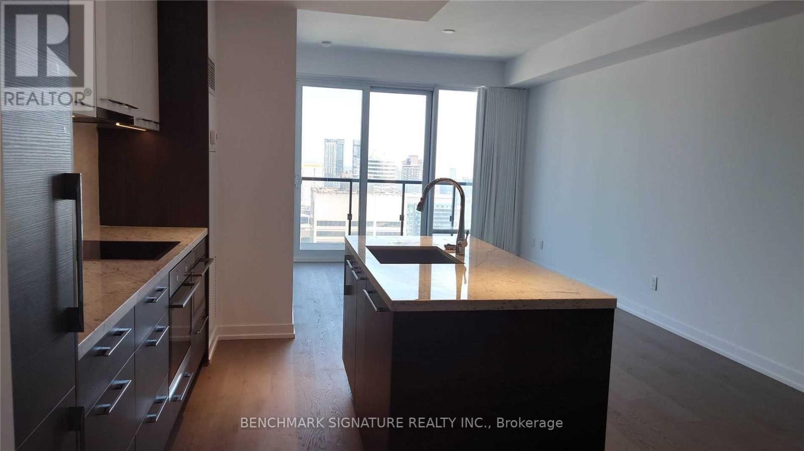 2805 - 488 UNIVERSITY AVENUE - Photo 3 of 32, Toronto (University), Ontario