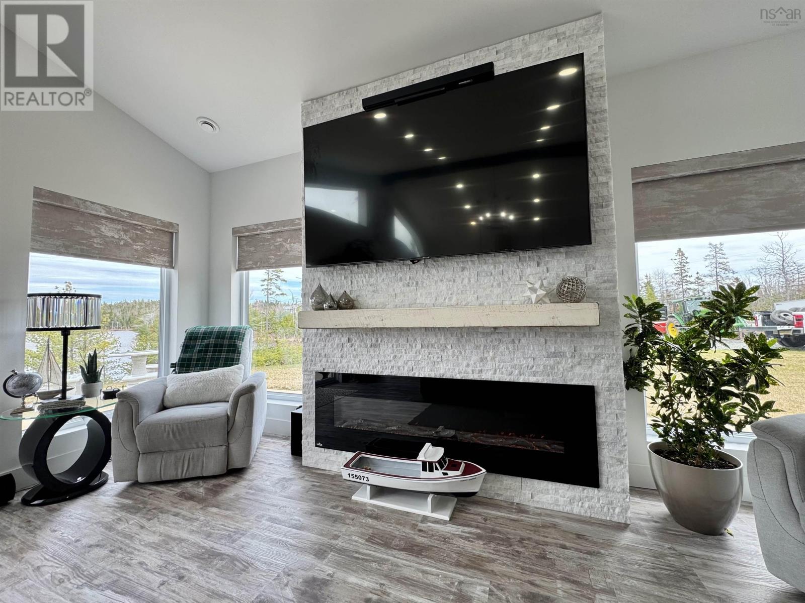 Property 16 of 35 of 381 Grandiqe Ferry Rd.