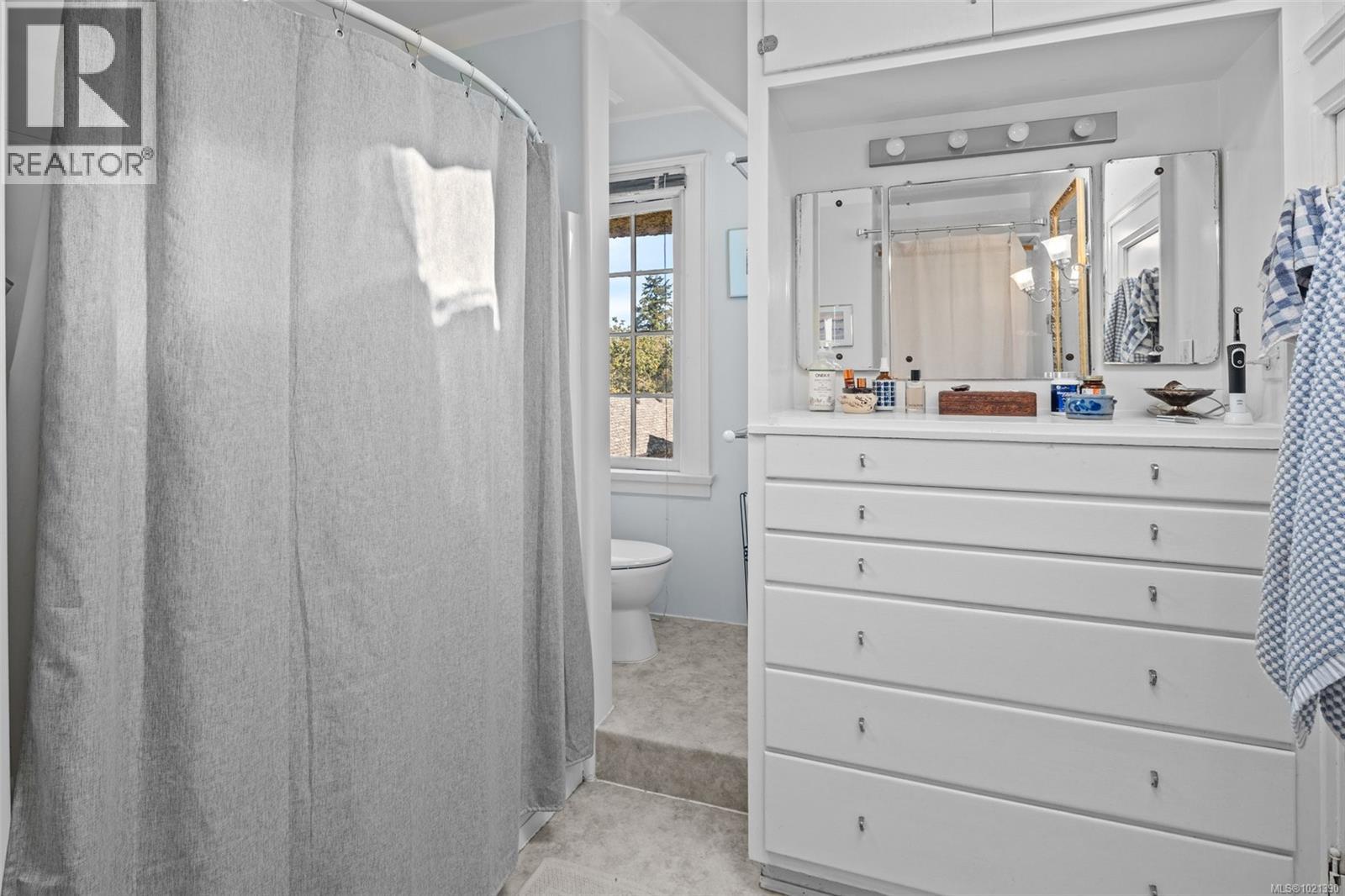  1043/1045 Belmont Avenue, Victoria