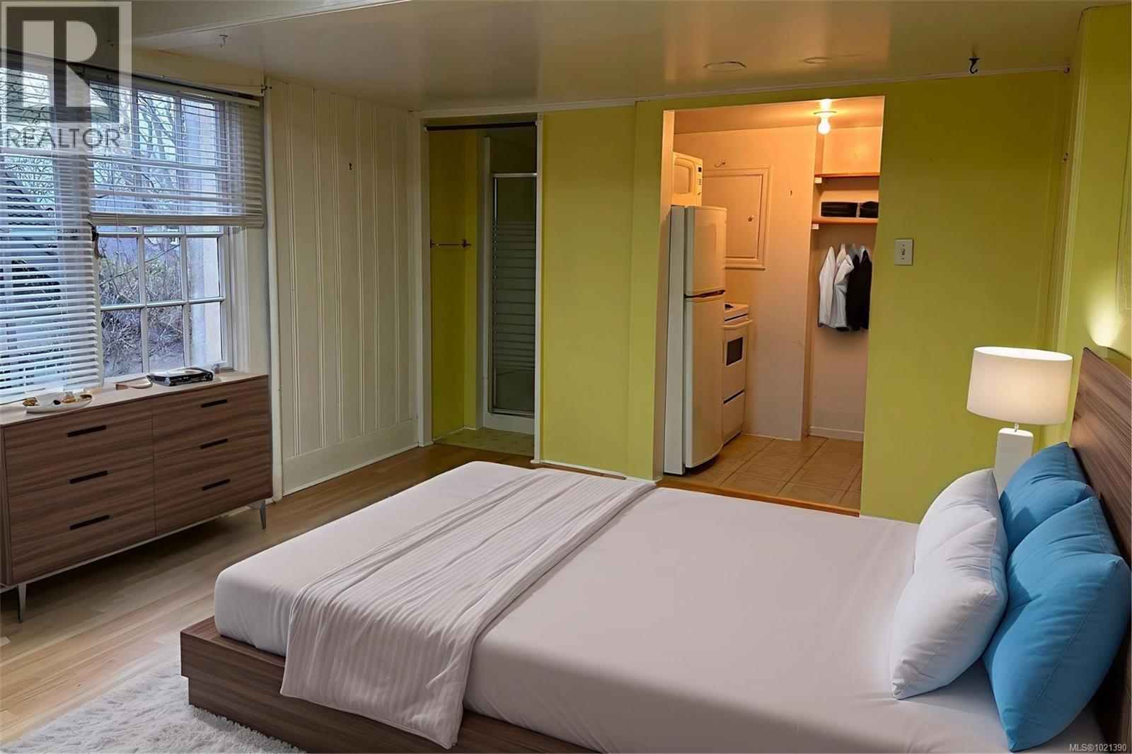  1043/1045 Belmont Avenue, Victoria