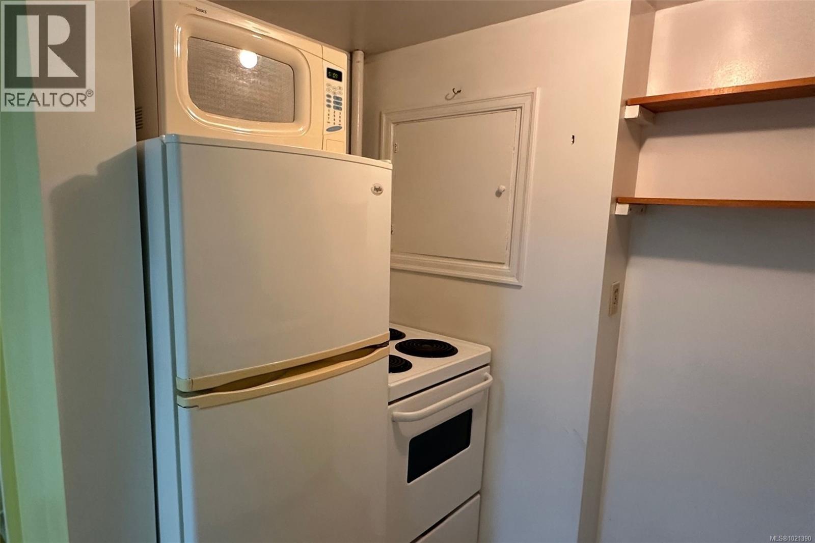  1043/1045 Belmont Avenue, Victoria