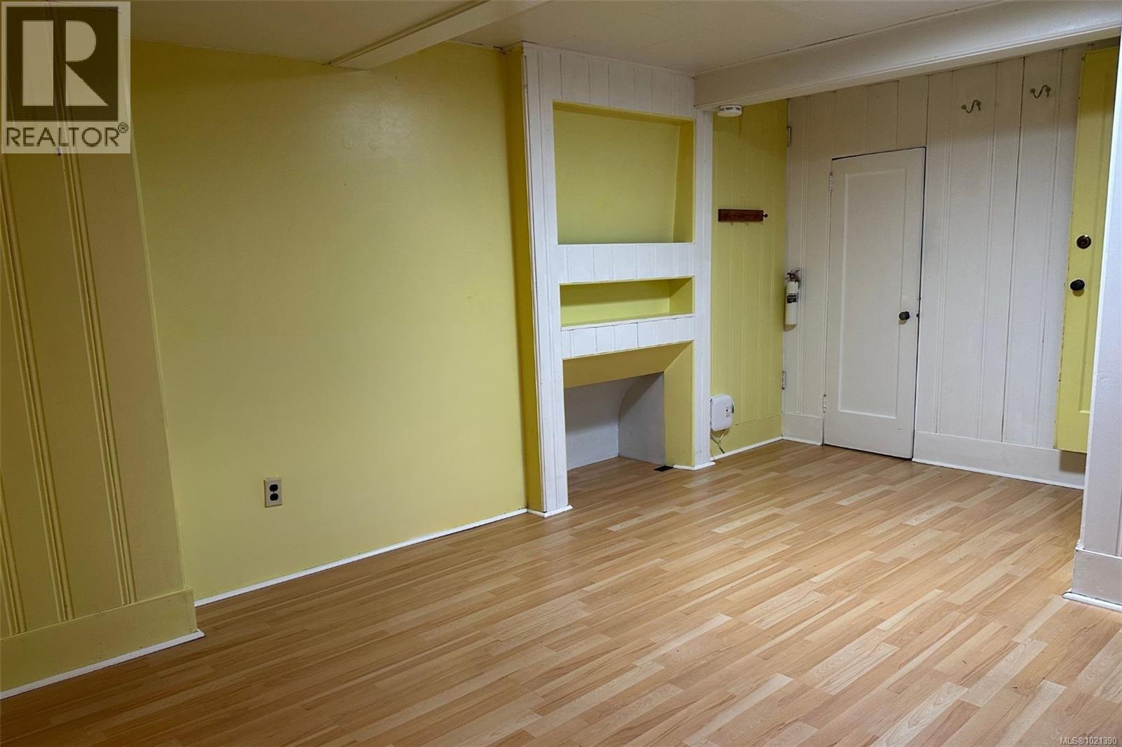  1043/1045 Belmont Avenue, Victoria