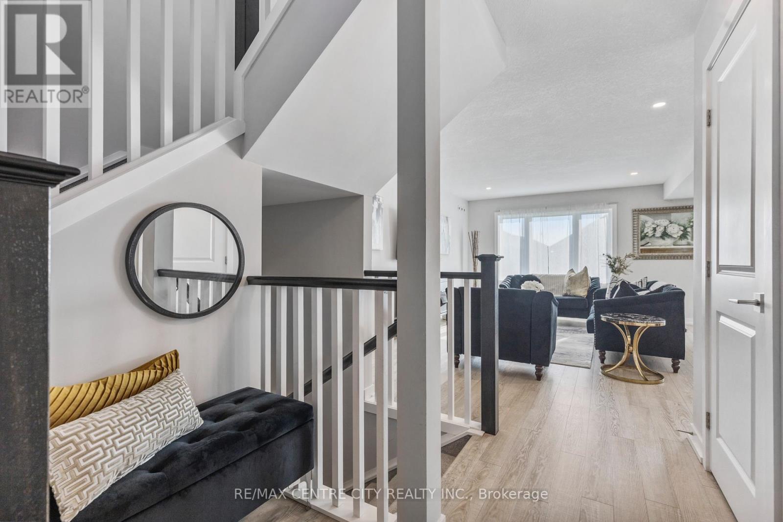 93 BENJAMIN PARKWAY - 6