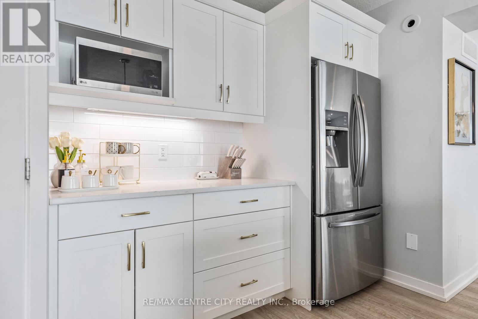 93 BENJAMIN PARKWAY - 9