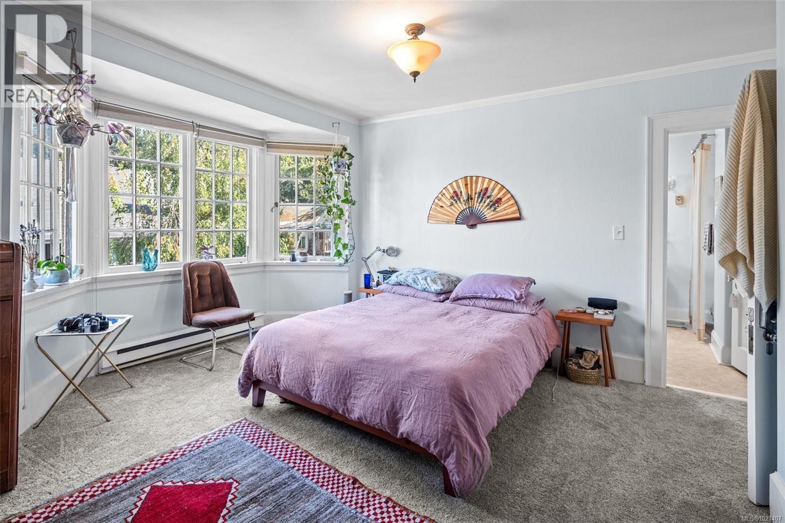 1043/1045 Belmont Ave, Victoria