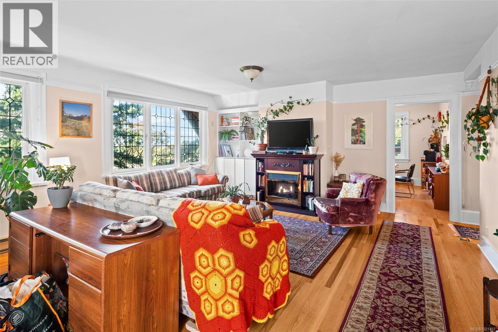 1043/1045 Belmont Ave, Victoria