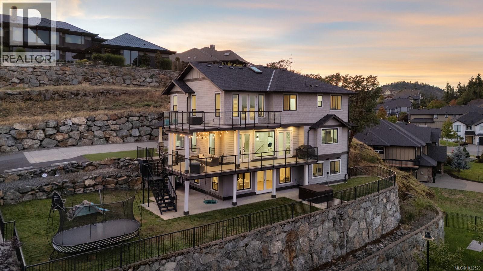 1414 Grand Forest Close, Langford